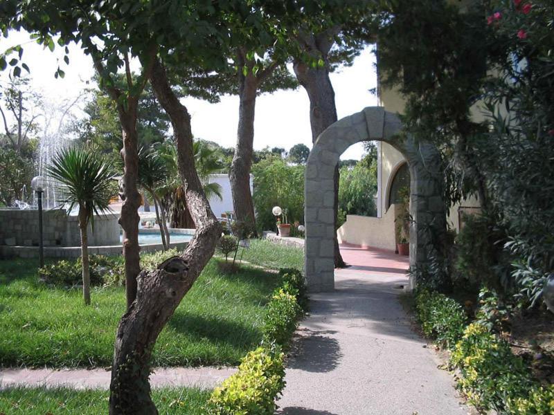 Albergo Villa Hibiscus Forio di Ischia Buitenkant foto