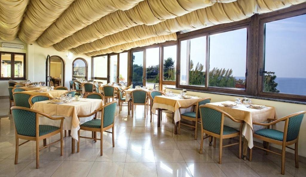 Albergo Villa Hibiscus Forio di Ischia Buitenkant foto