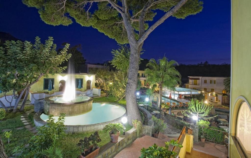 Albergo Villa Hibiscus Forio di Ischia Buitenkant foto